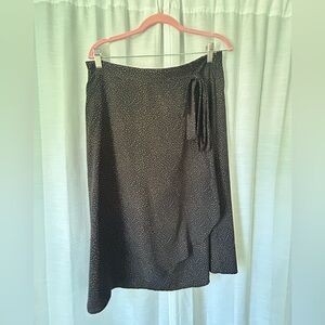 Le Lis Black and White Midi Skirt